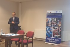 dr. hab inż. Dominika Strzałka podczas prezentacji