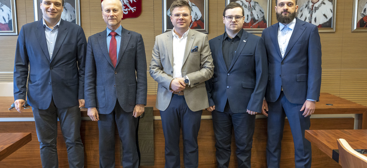 Od lewej: prof. PRz D. Strzałka, prof. J. Sęp, mgr inż. P. Kuraś, mgr inż. B. Kowal, J. Kowalski, fot. B. Motyka